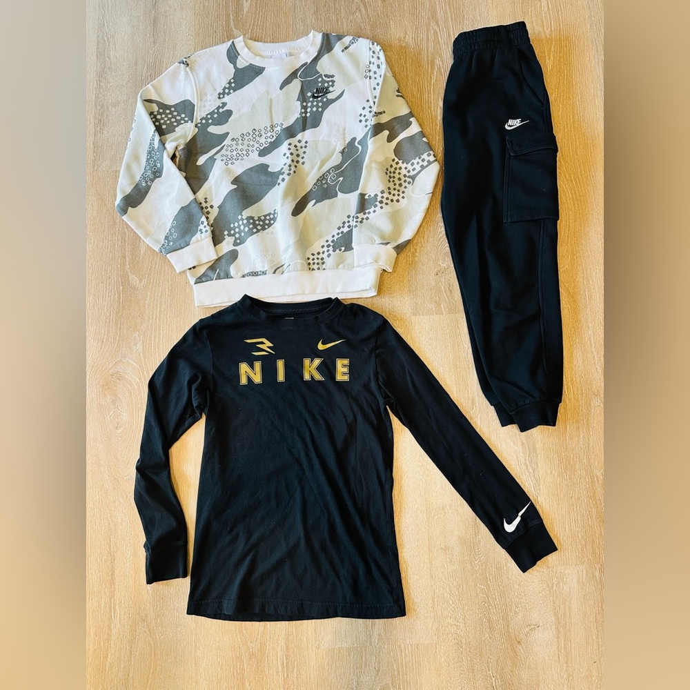 Nike Set: sweatshirt, long sleeve and joggers. Boys Large